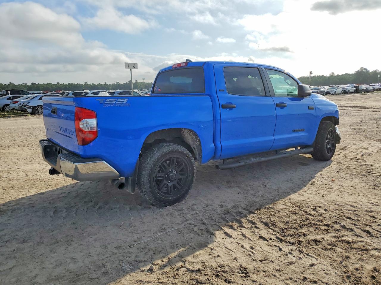 Toyota Tundra Crewmax Sr5