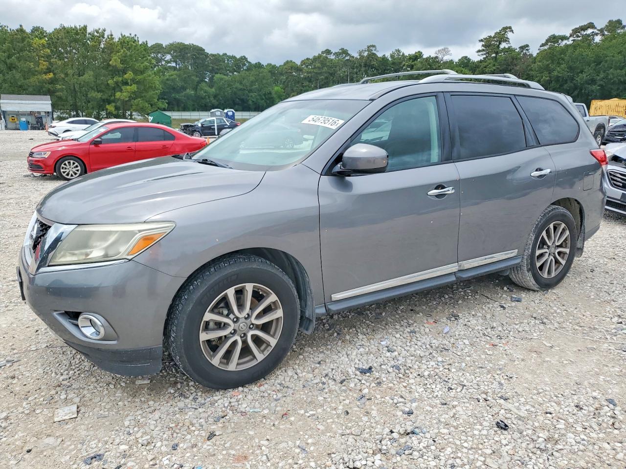 Salvage Nissan Pathfinder Image