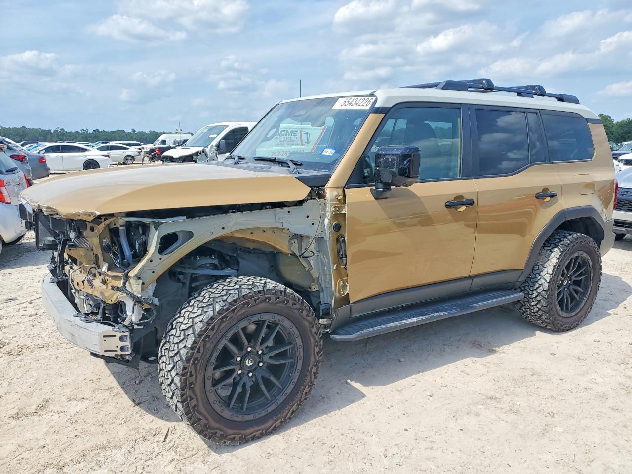 Salvage Toyota Land Cruis Image