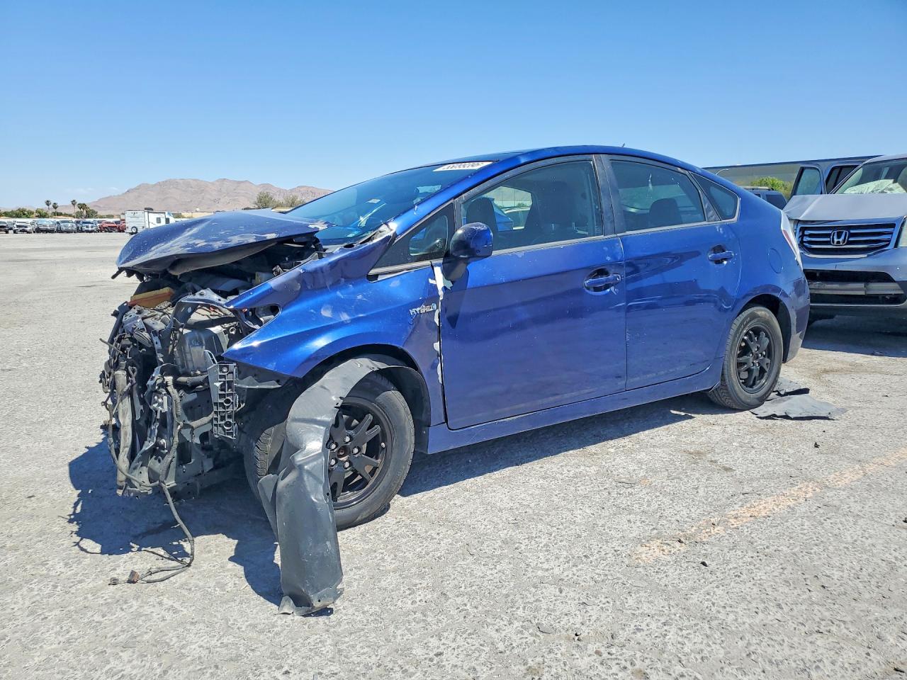 Salvage Toyota Prius Image