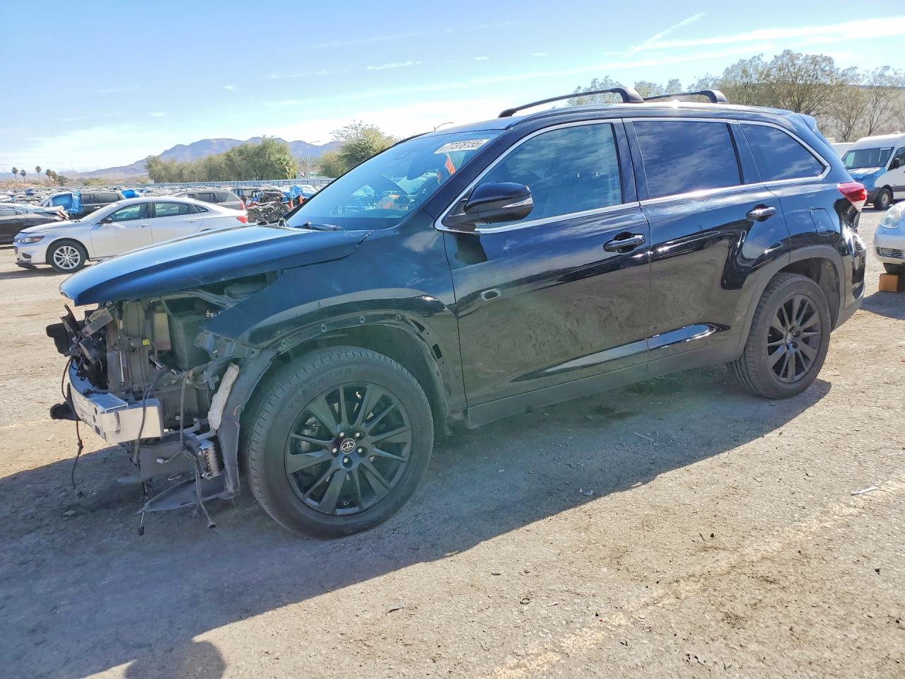 Salvage Toyota Highlander Image