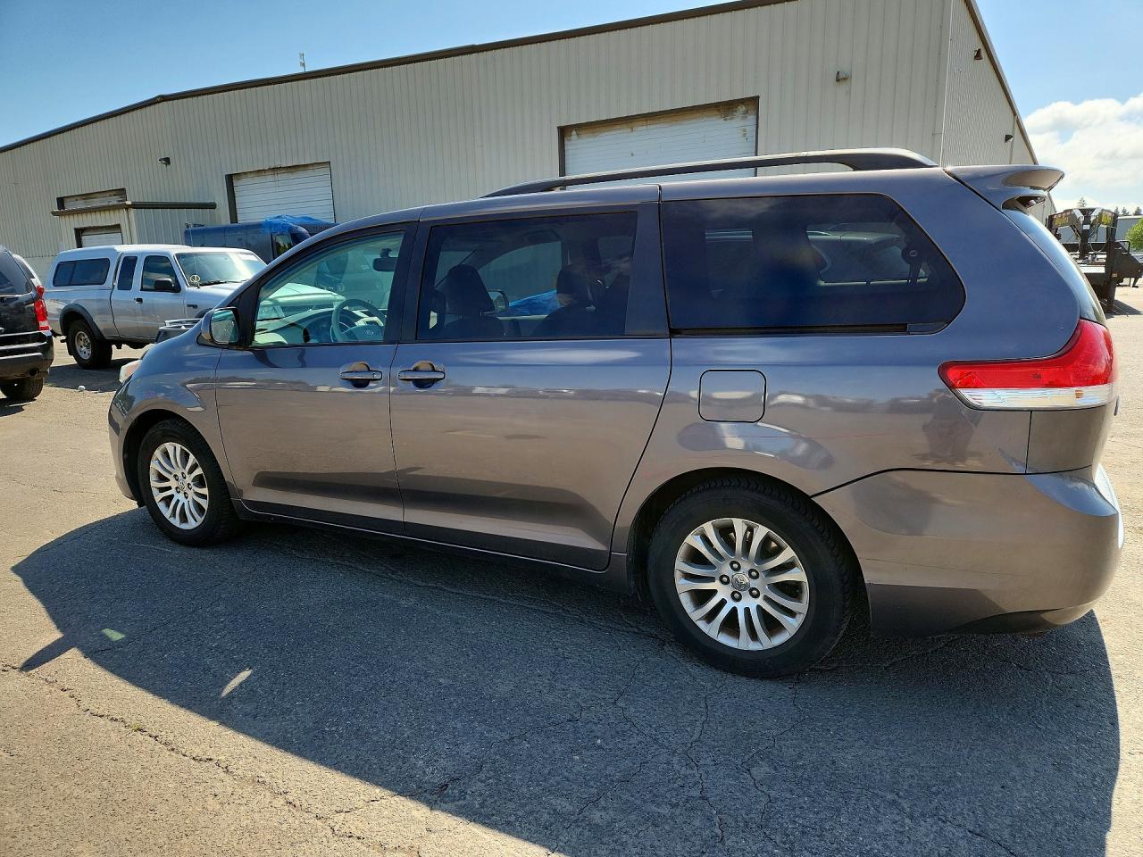 Toyota Sienna Xle 8-passenger