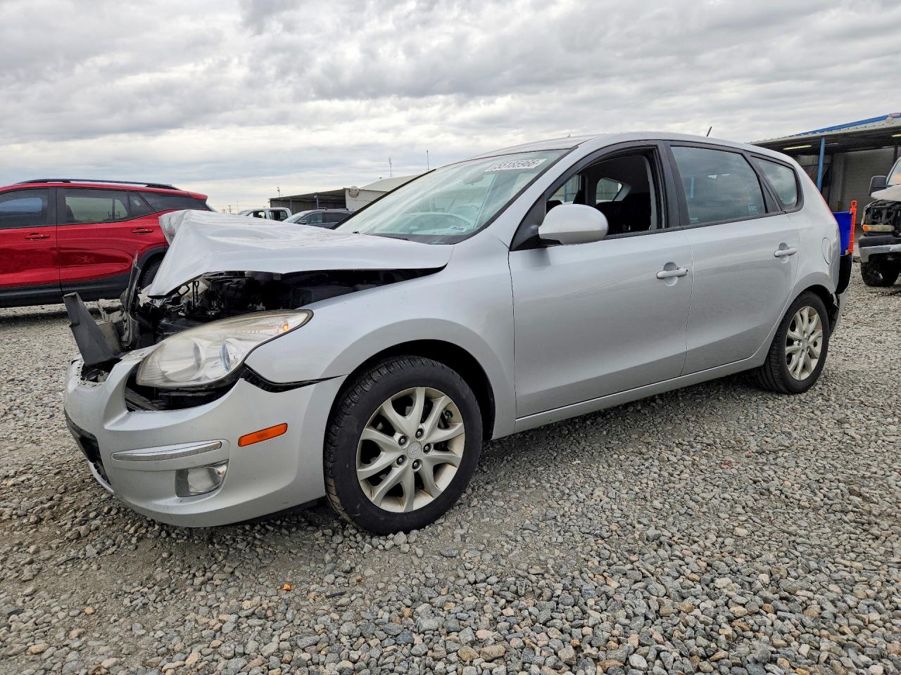 Salvage Hyundai ELANTRA Image