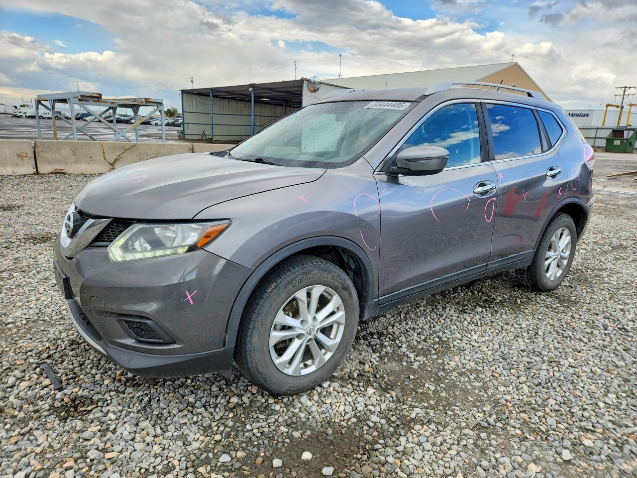 Salvage Nissan Rogue Image