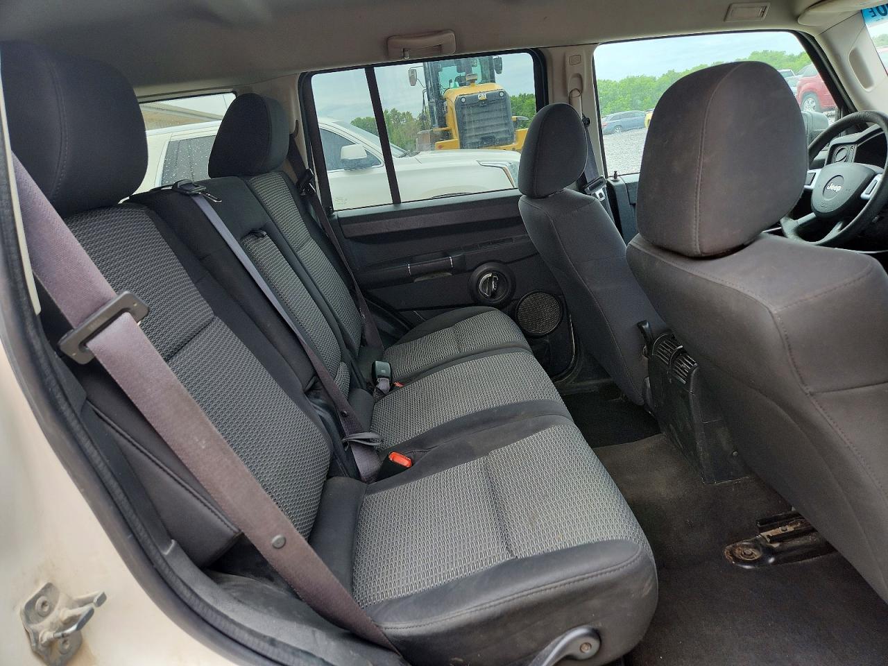 Jeep Commander Sport