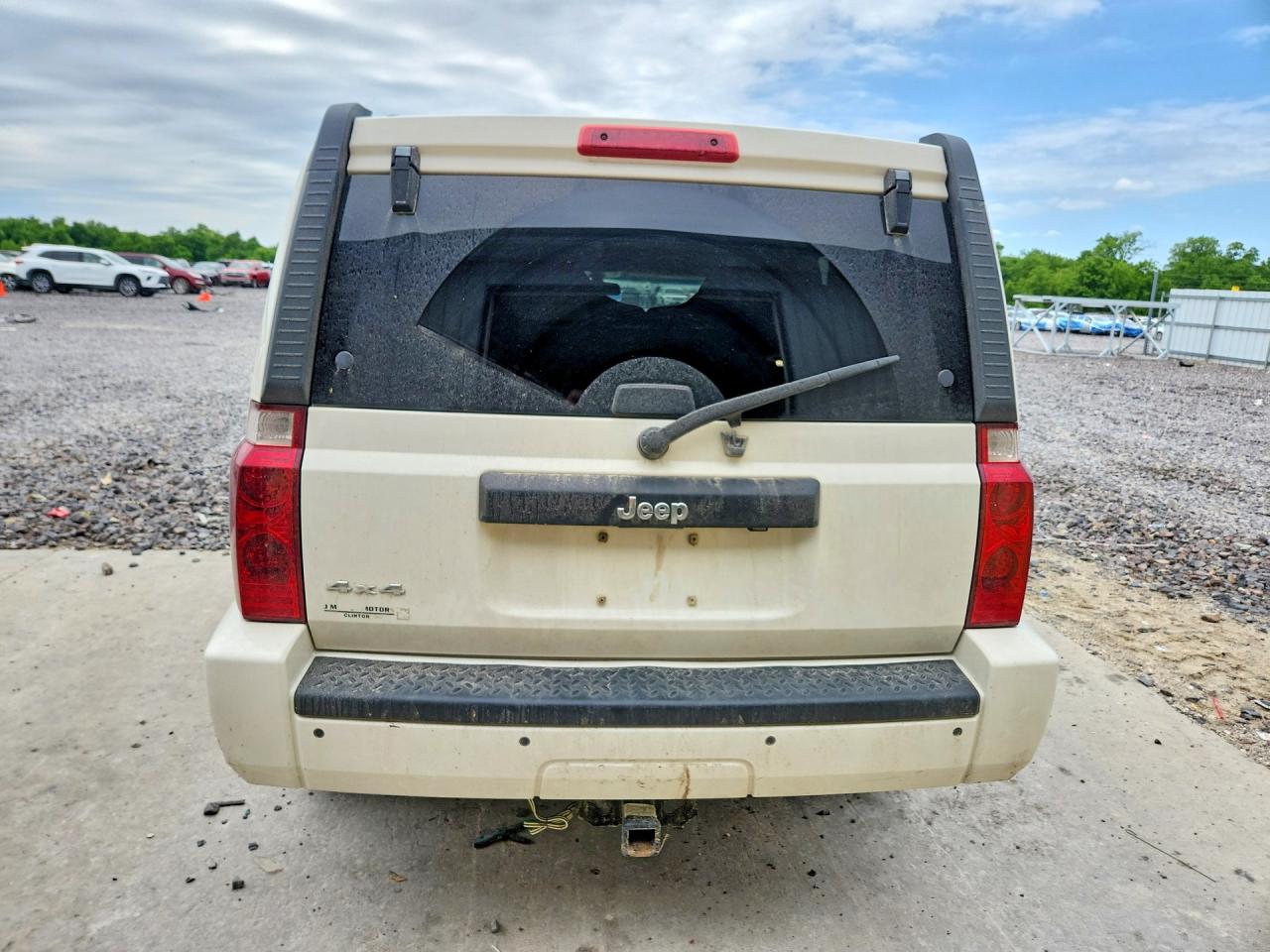 Jeep Commander Sport