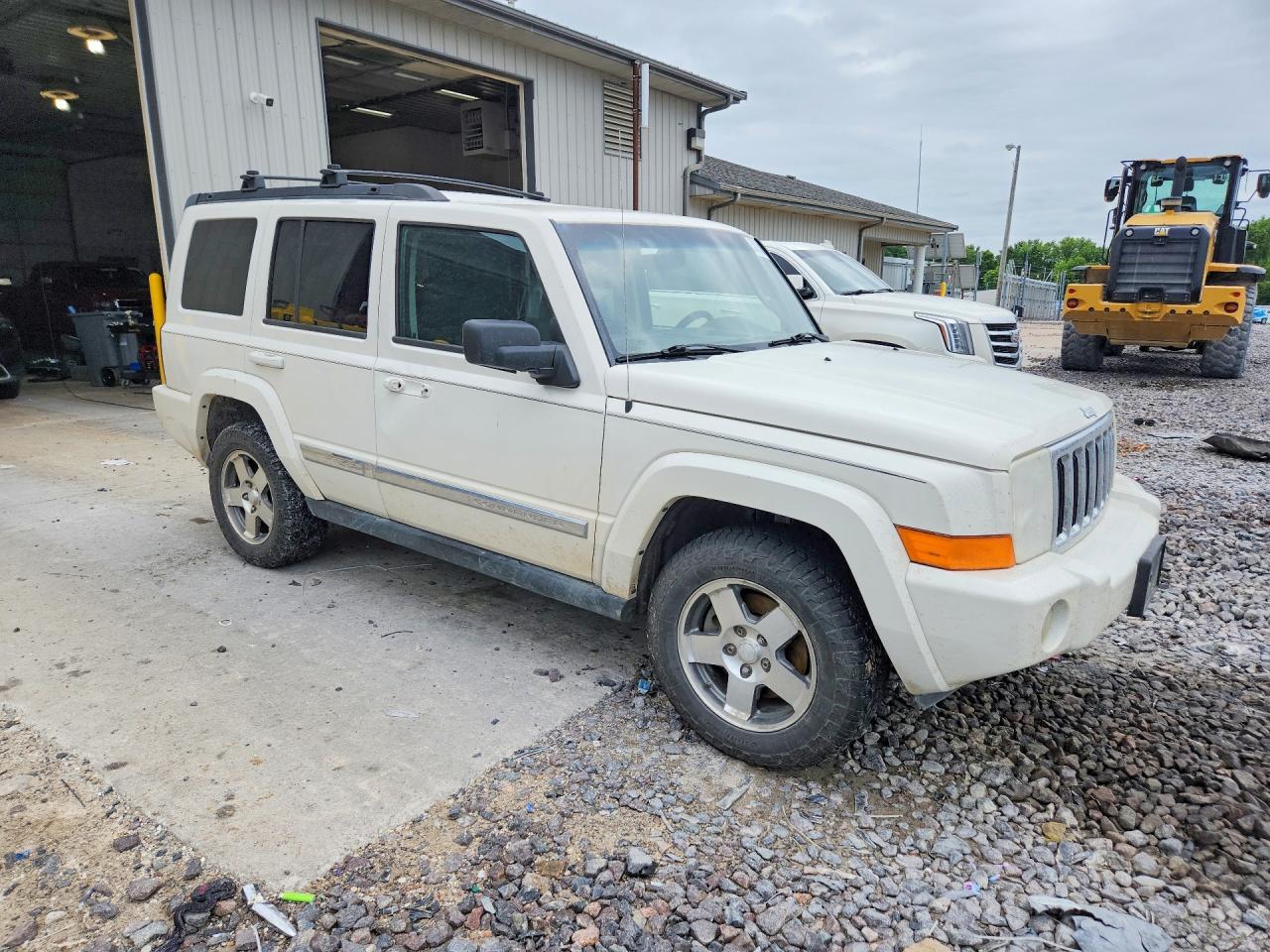 Jeep Commander Sport