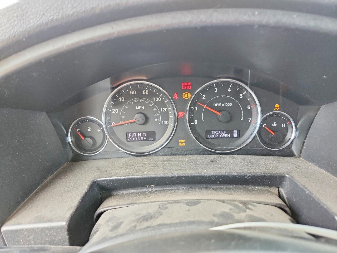Jeep Commander Sport