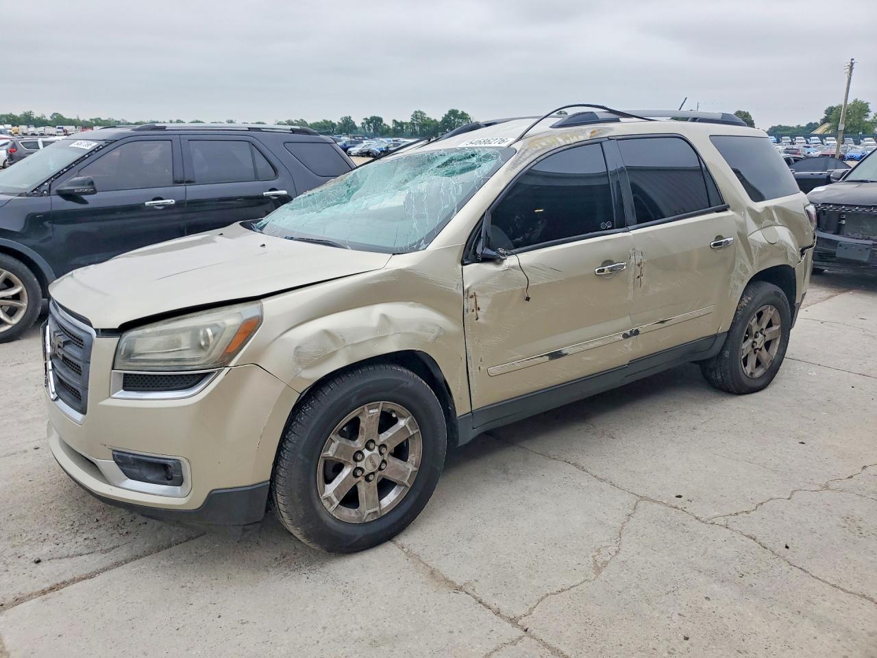 Salvage GMC Acadia Image