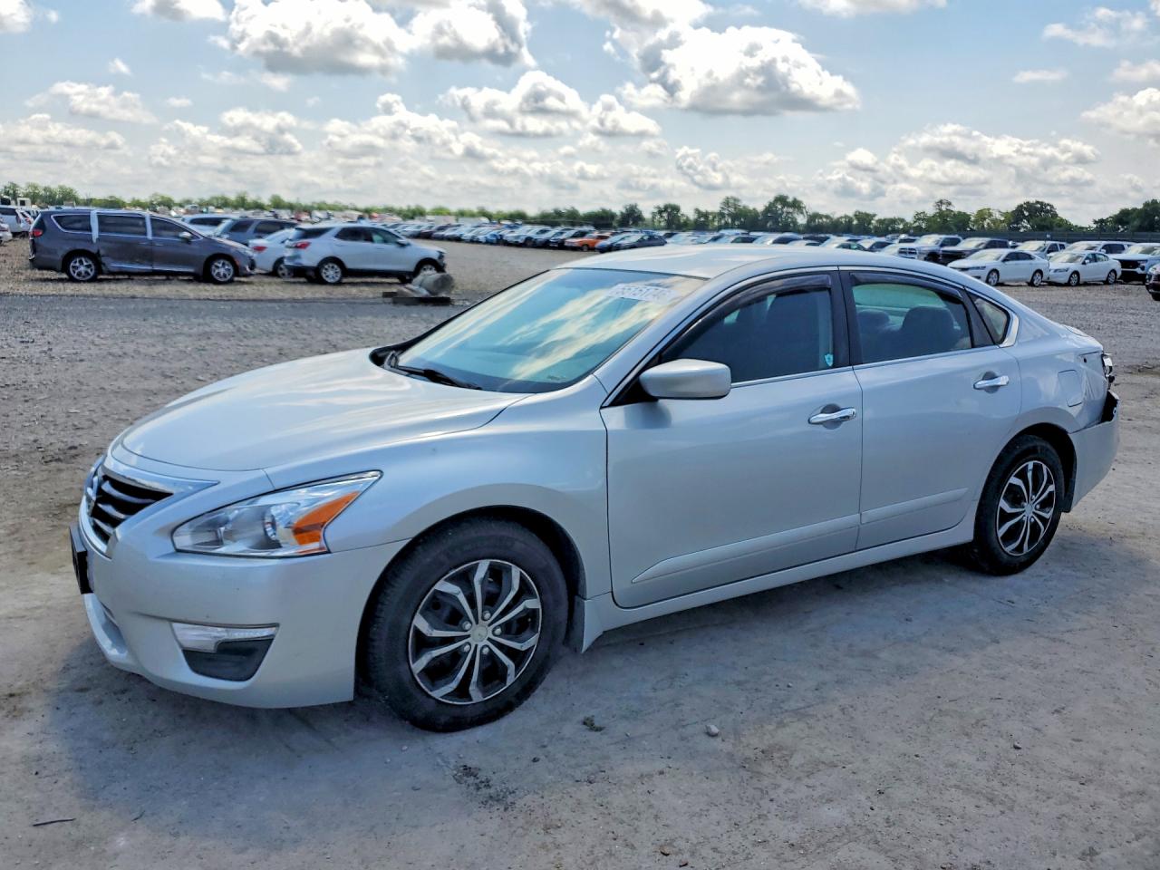 Salvage Nissan Altima Image