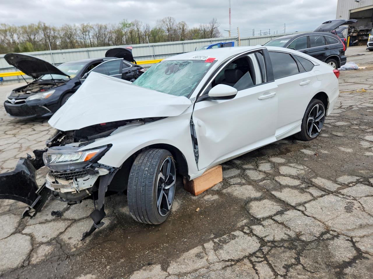 Salvage Honda Accord Image