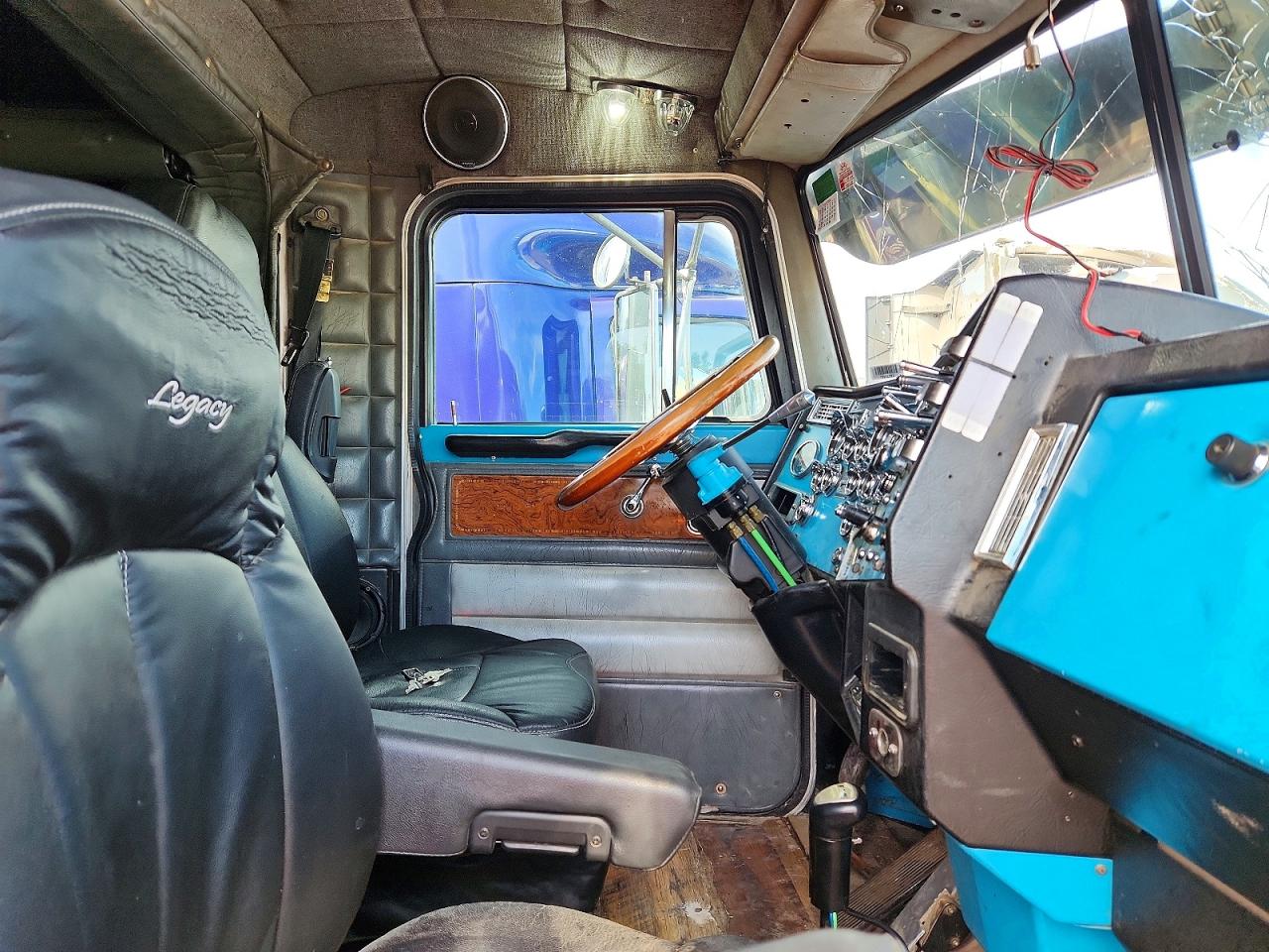 Peterbilt 379