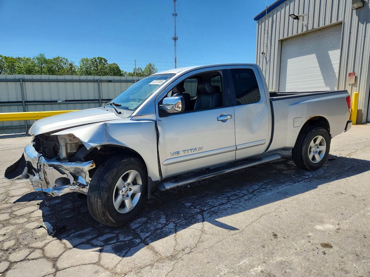 Salvage Nissan Titan Image