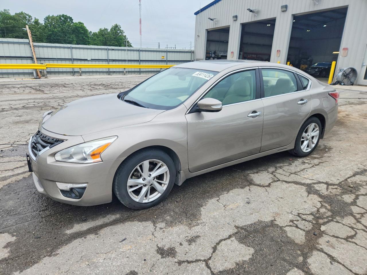 Salvage Nissan Altima Image