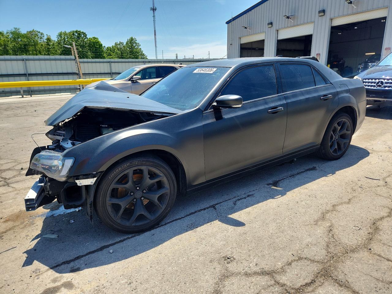 Salvage Chrysler 300 Image