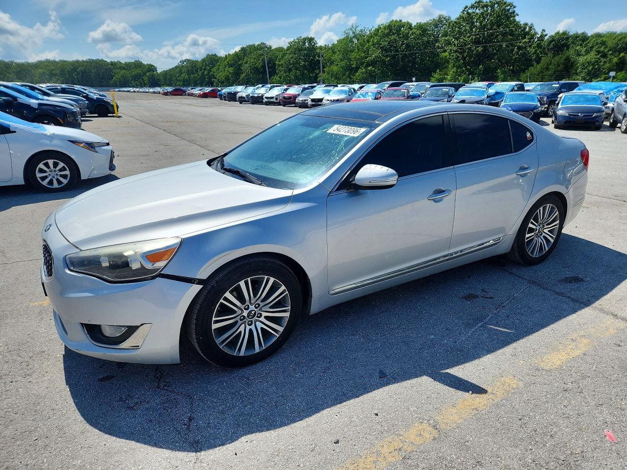 Salvage Kia Cadenza Image