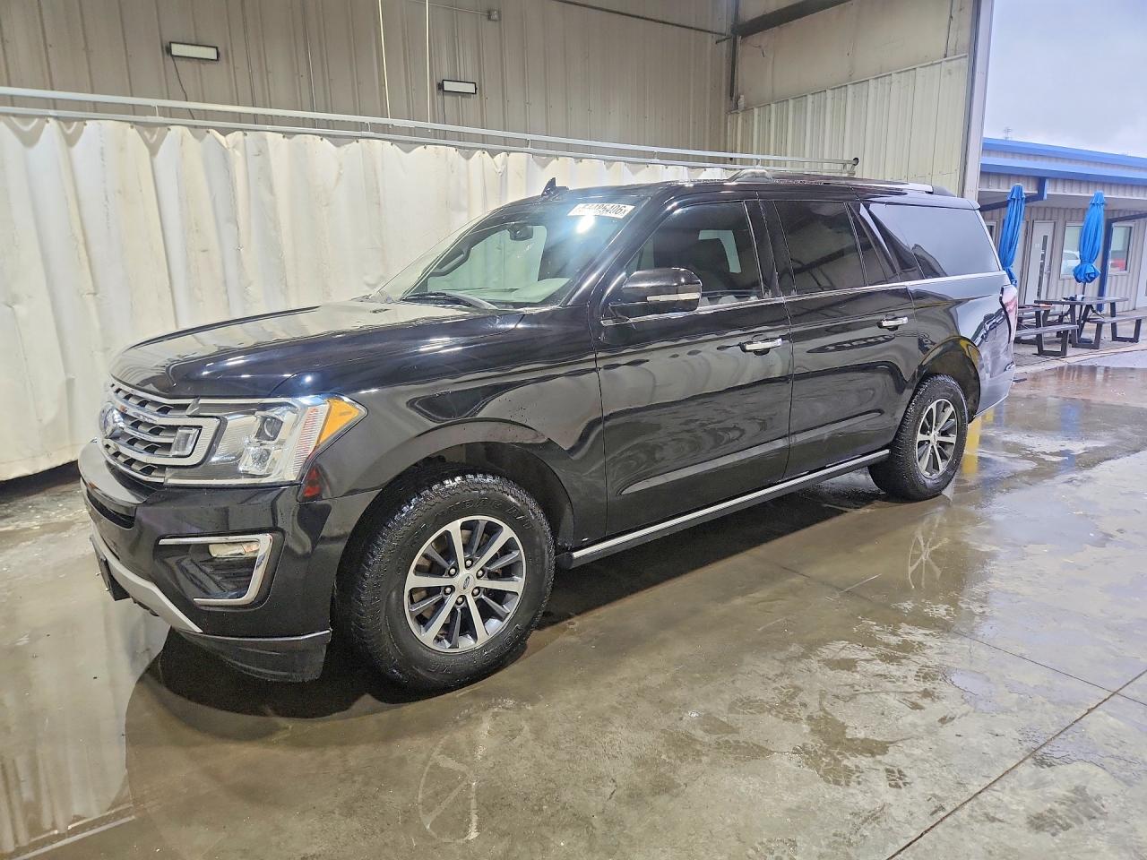 Salvage Ford Expedition Image