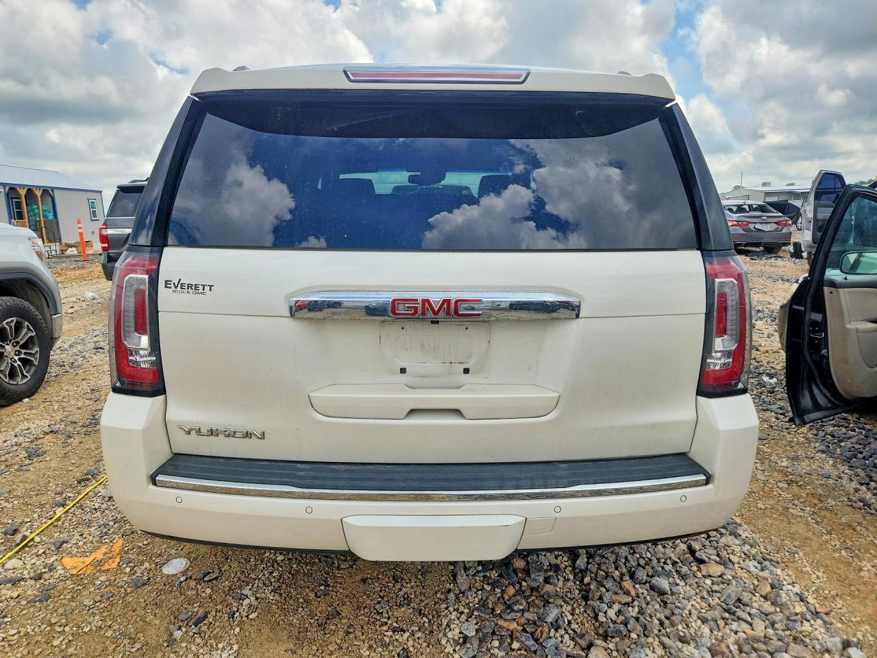 GMC Yukon Denali