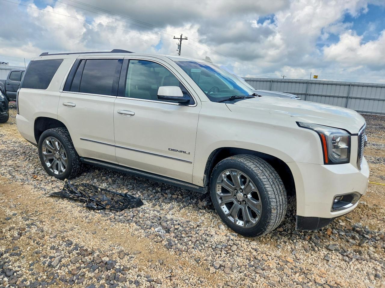 GMC Yukon Denali