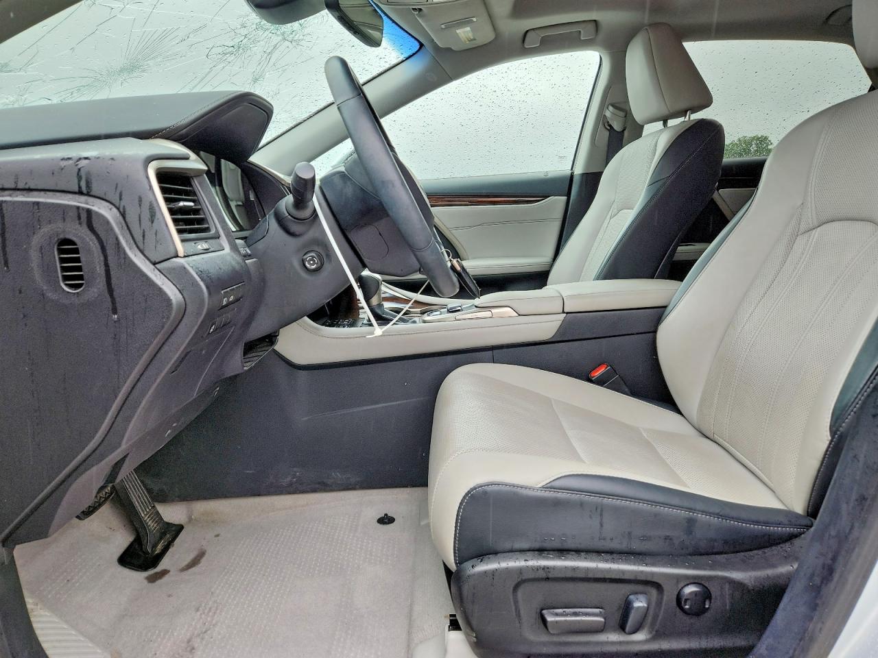 Lexus RX Base