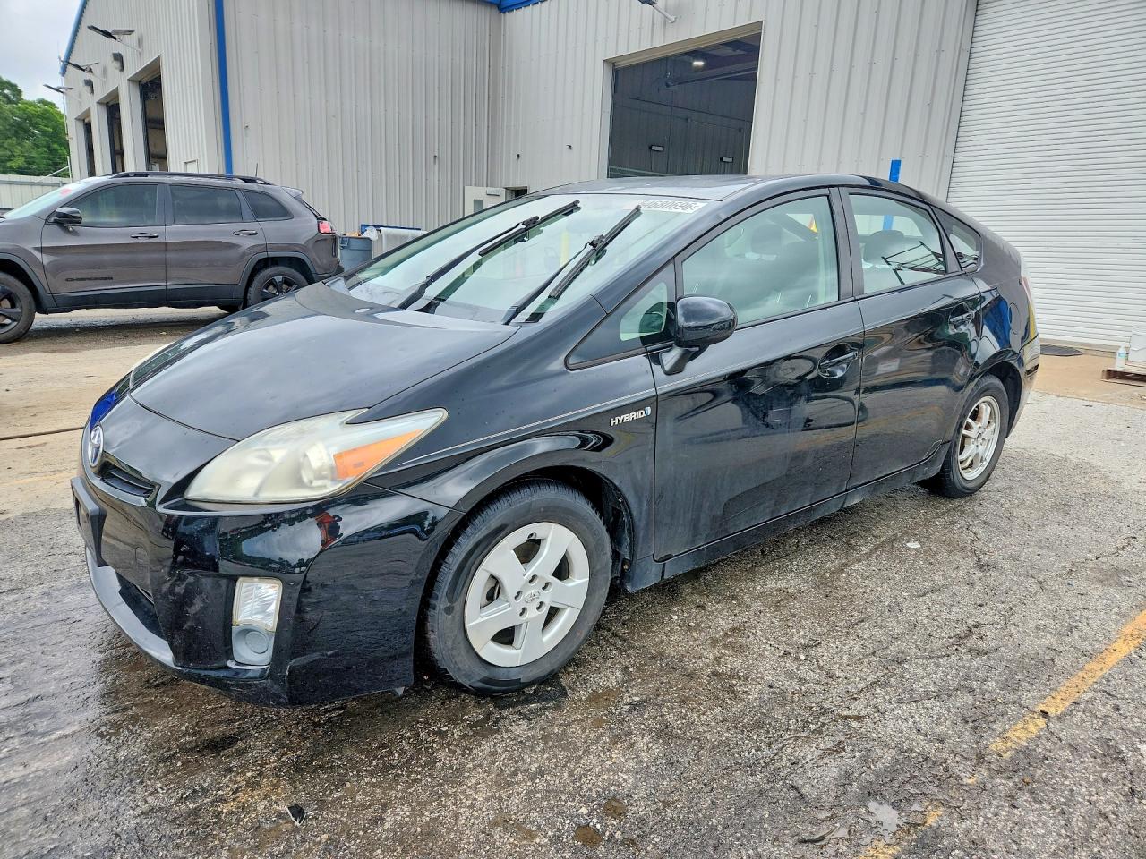Salvage Toyota Prius Image