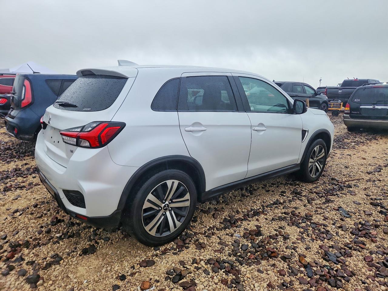 Mitsubishi Outlander S