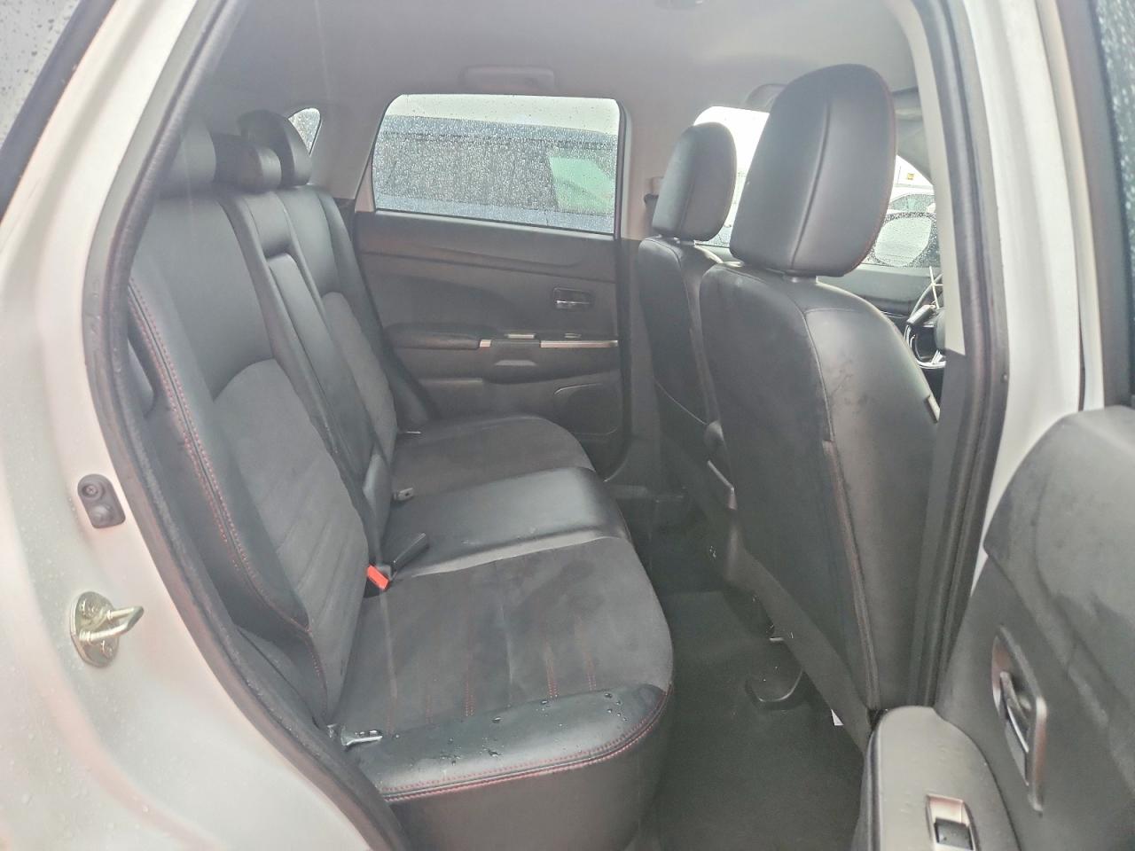 Mitsubishi Outlander S