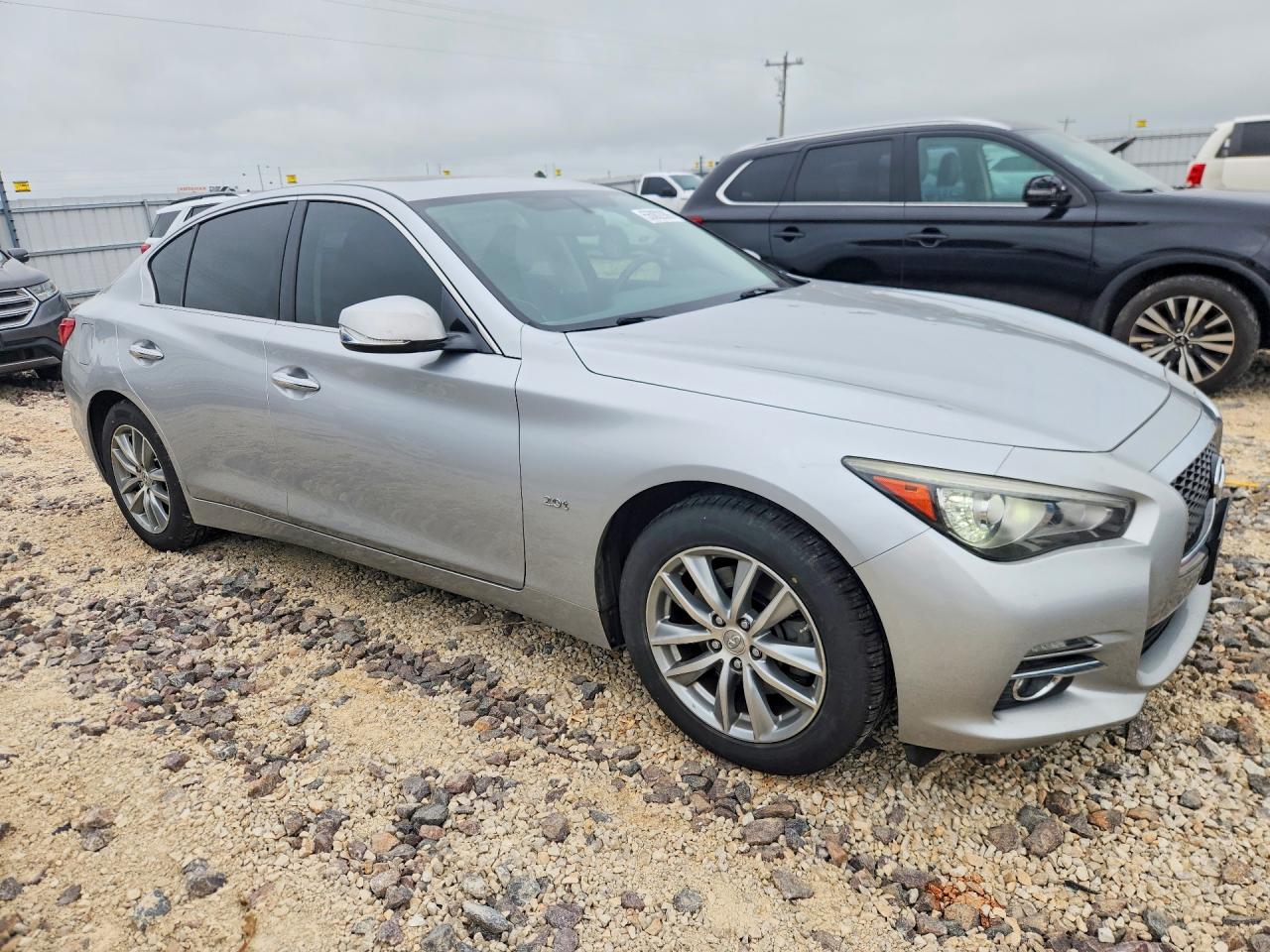 INFINITI Q50 2.0t P 2.0t Premium