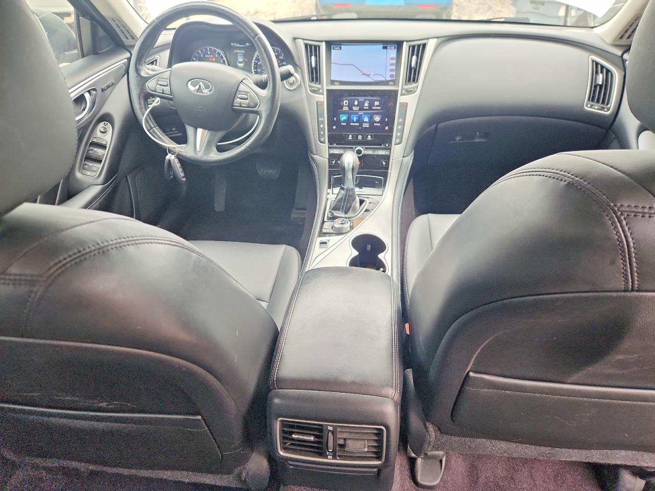 INFINITI Q50 2.0t P 2.0t Premium