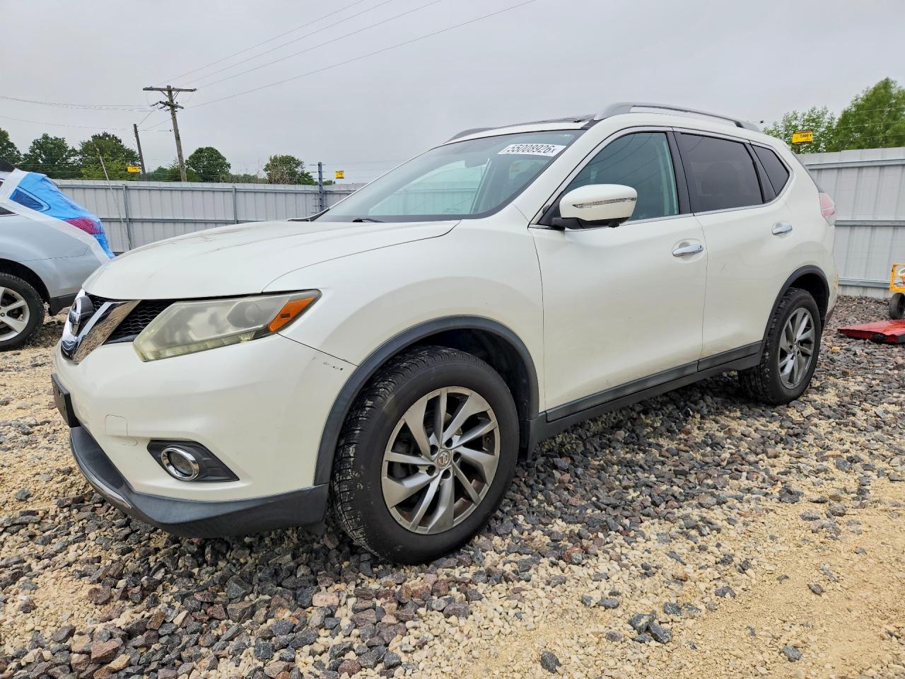 Salvage Nissan Rogue Image
