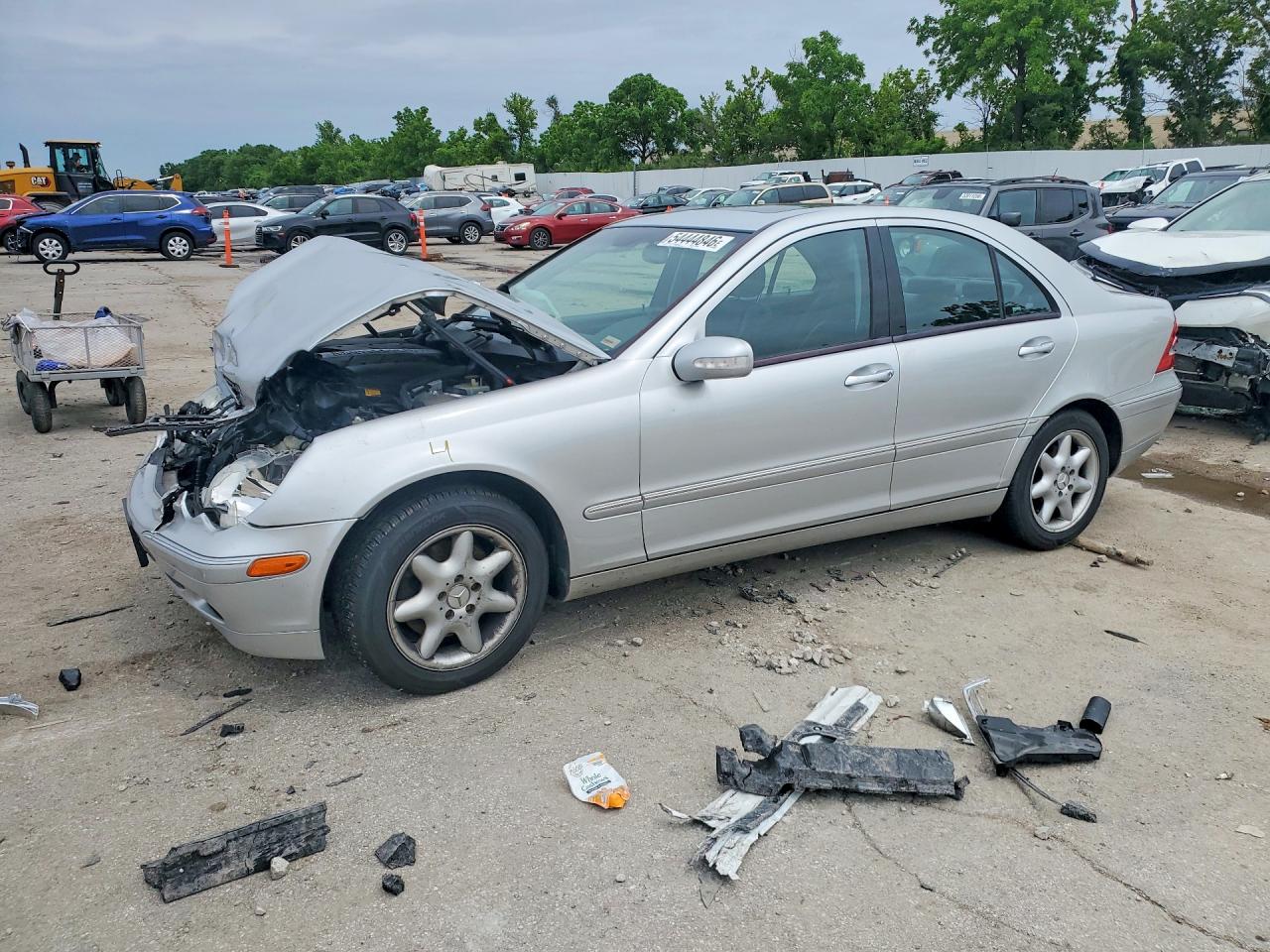 Salvage Mercedes-Benz C-Class Image