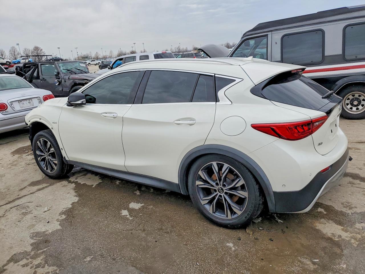 INFINITI Qx Base