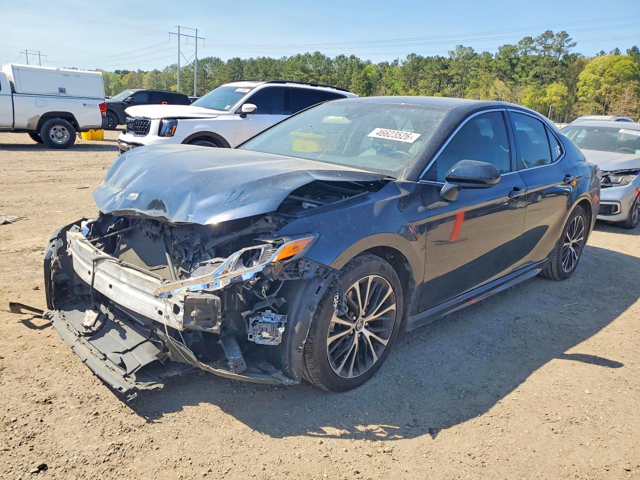 Salvage Toyota Camry Image