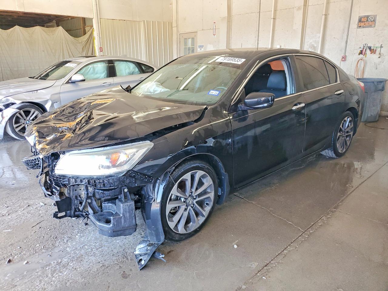 Salvage Honda Accord Image