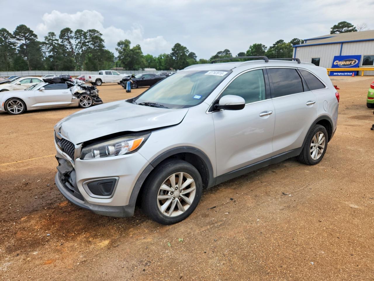 Salvage Kia Sorento Image