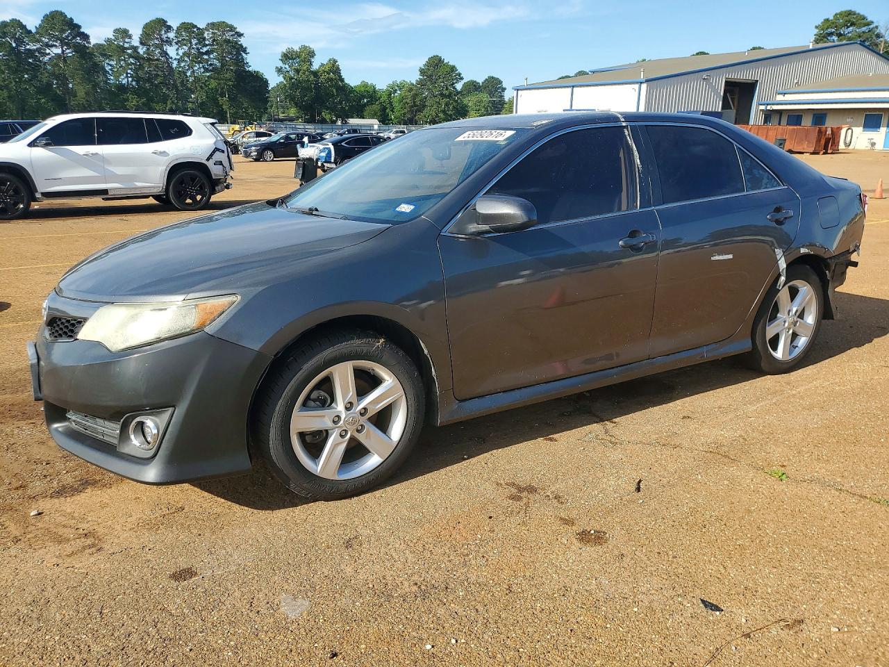 Salvage Toyota Camry Image