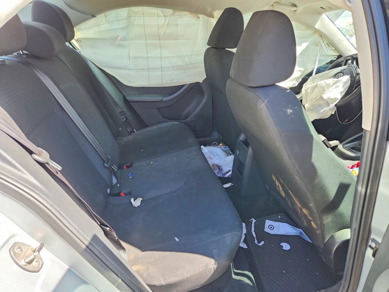 Volkswagen Jetta Base