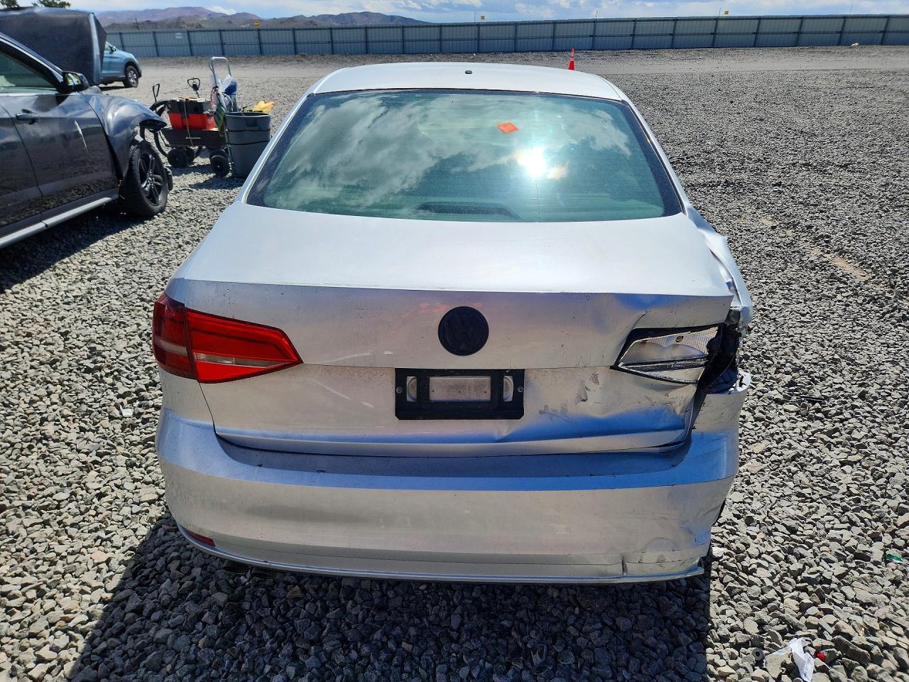 Volkswagen Jetta Base