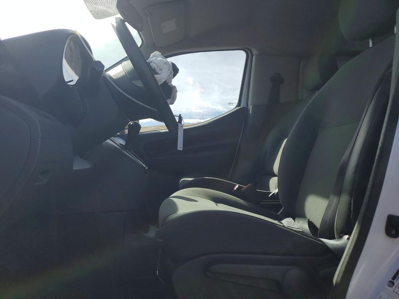 Nissan Nv