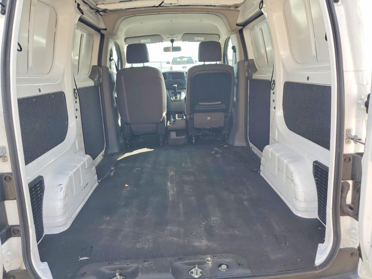 Nissan Nv