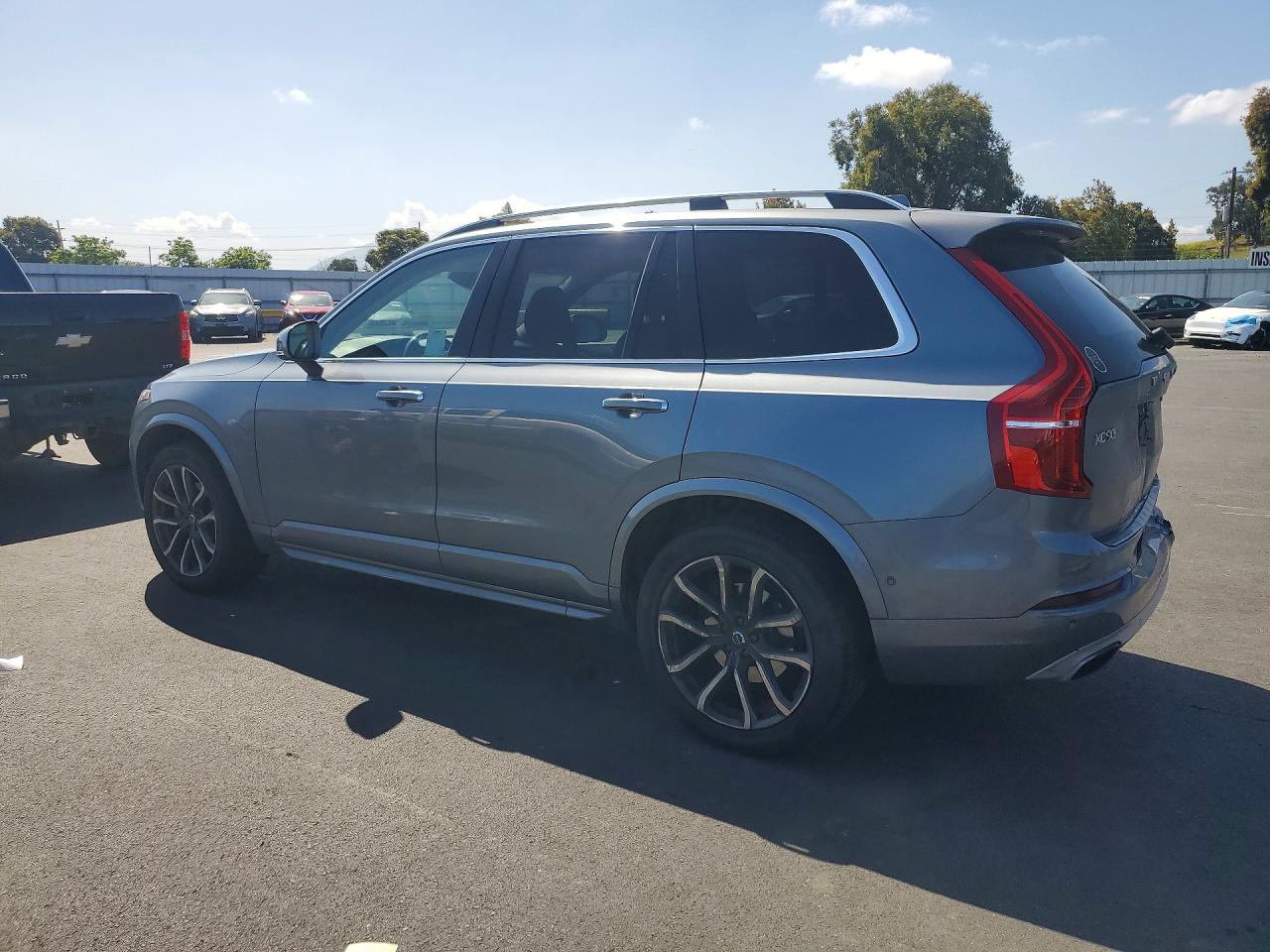 Volvo XC90 T6
