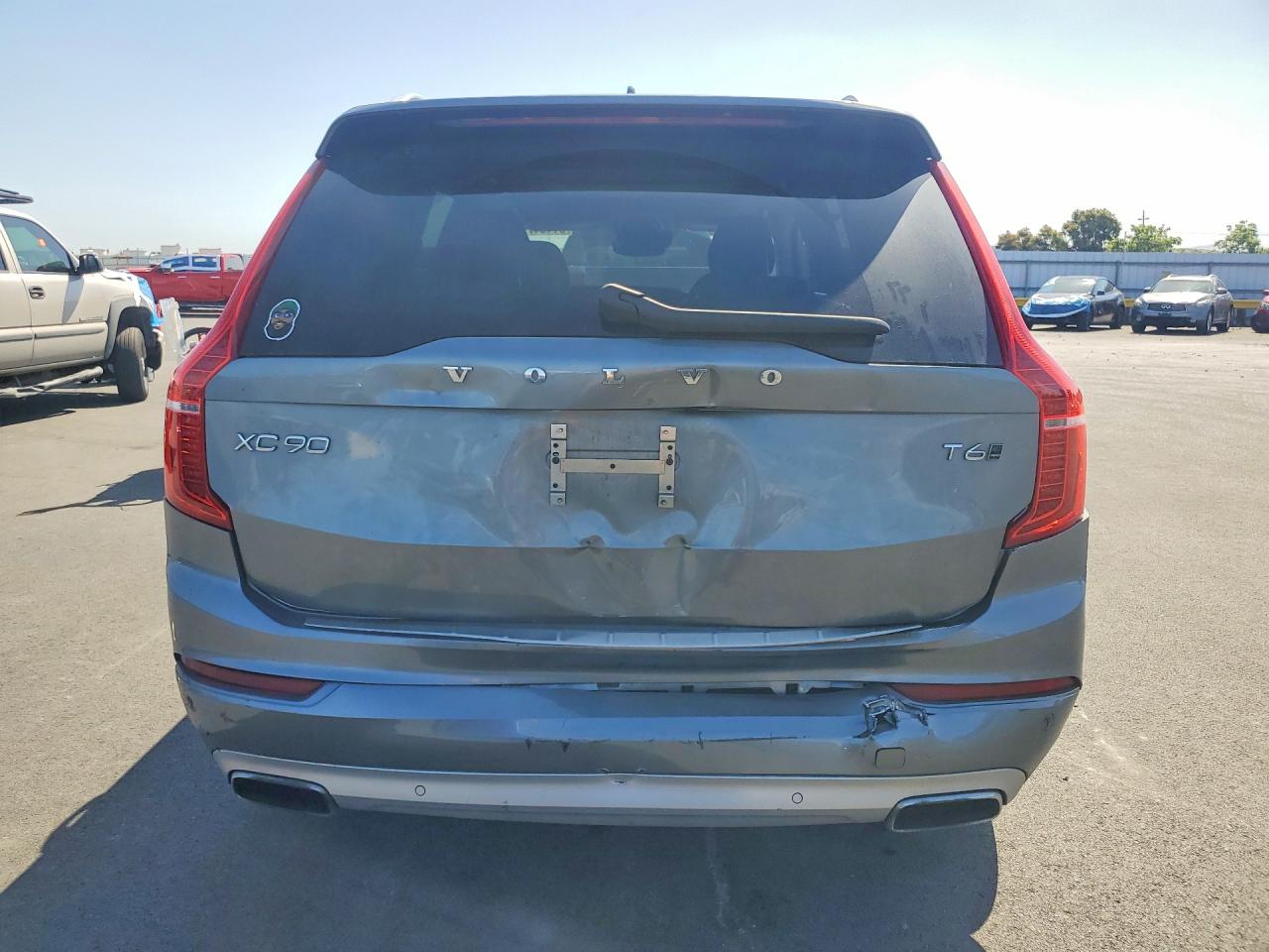 Volvo XC90 T6