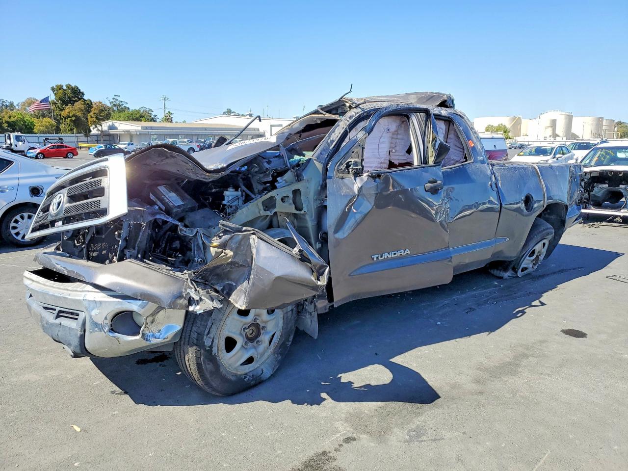 Salvage Toyota Tundra Image