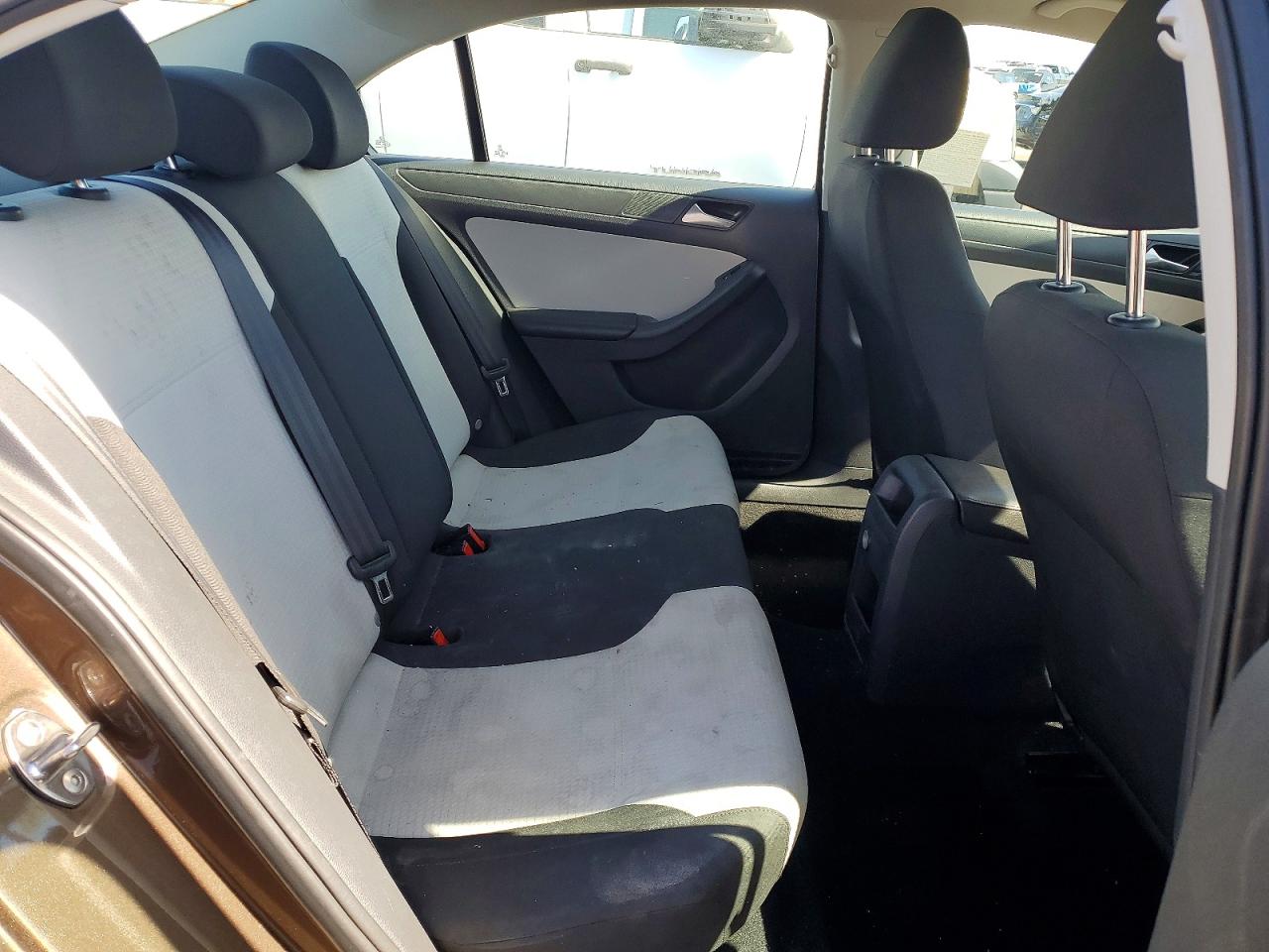 Volkswagen Jetta Base