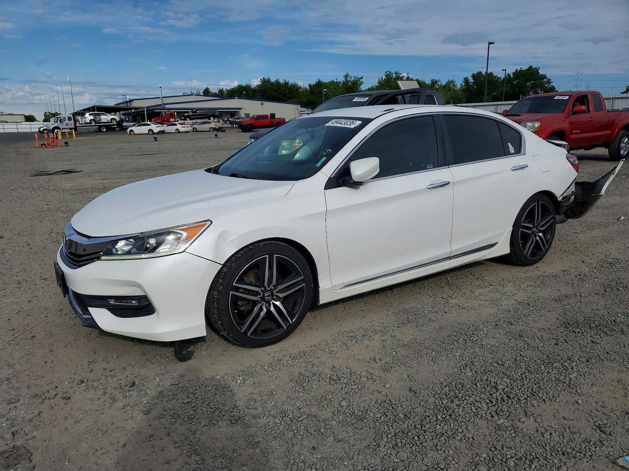 Salvage Honda Accord Image