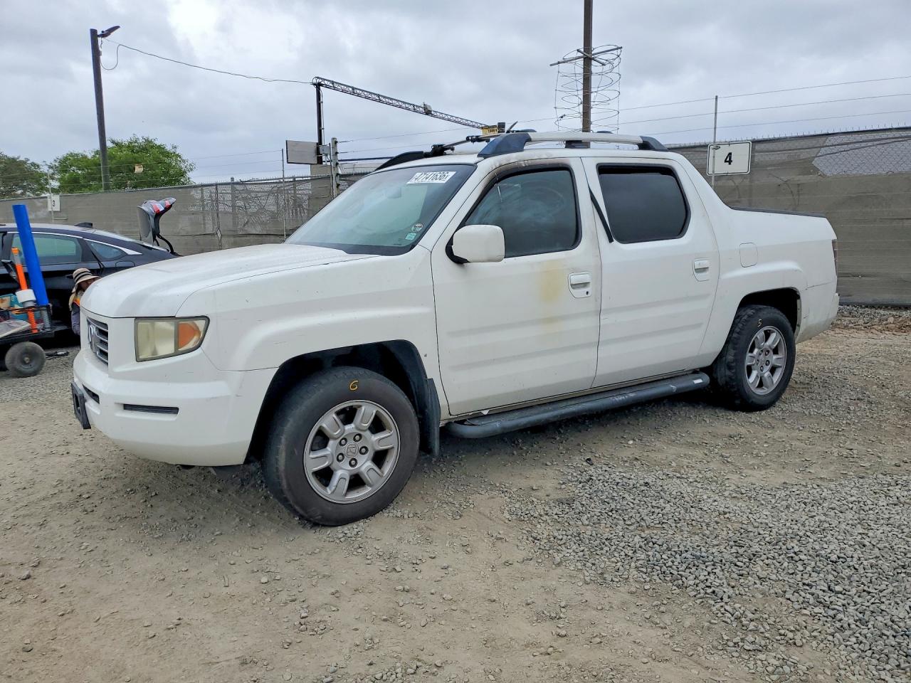 Salvage Honda Ridgeline Image