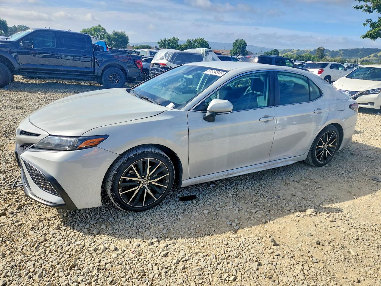 Salvage Toyota Camry Image