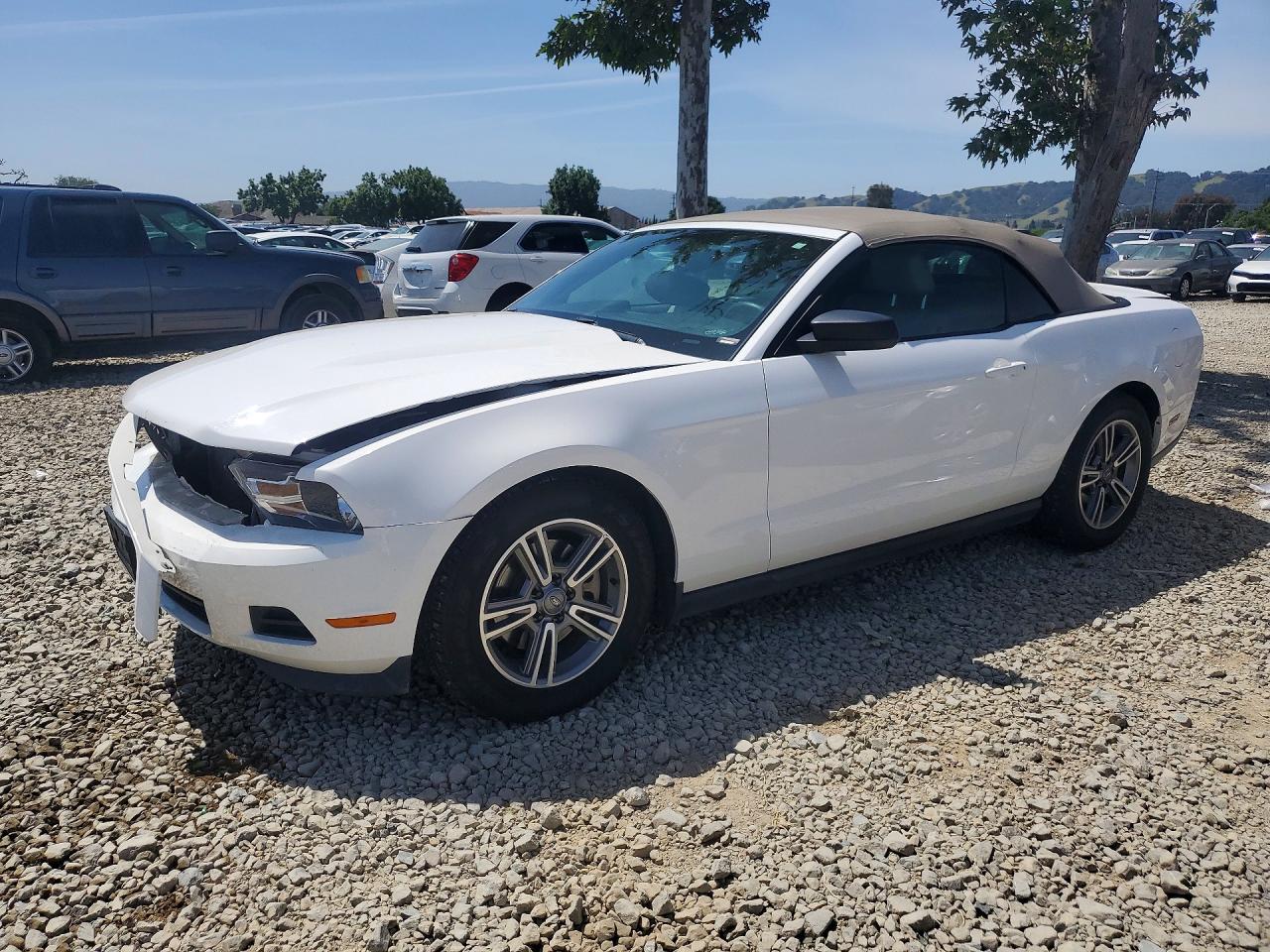 Salvage Ford Mustang Image