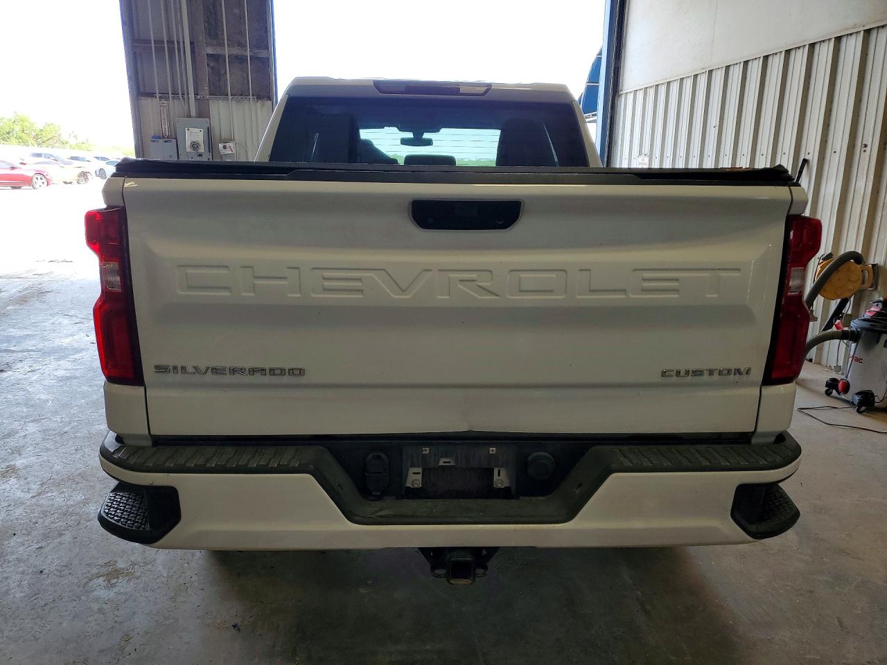 Chevrolet Silverado C1500 Custom