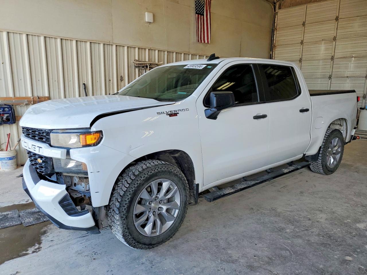 Salvage Chevrolet Silverado Image